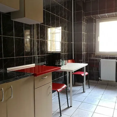 Central Studio Apartment *